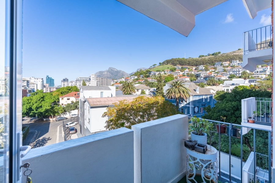 1 Bedroom Property for Sale in Green Point Western Cape